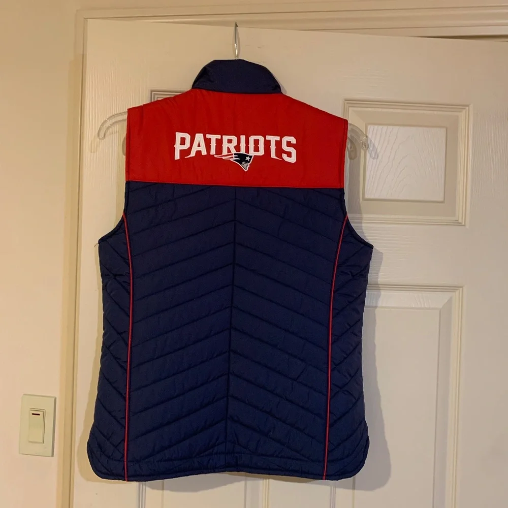 NFL Team Apparel New England Patriots Navy Blue/White/Red Lined Vest sz S/CH